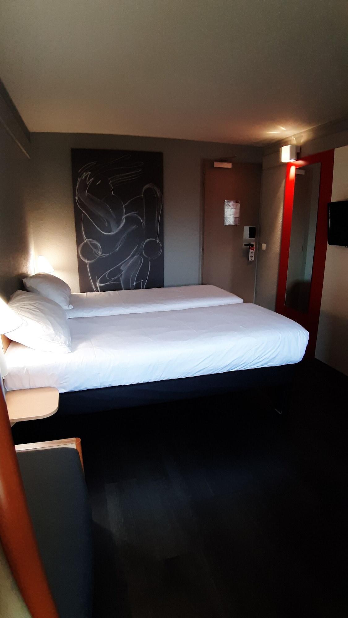 Ibis Carcassonne Centre - La Cite Hotel Exterior foto